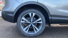 Nissan Qashqai 1.3 DiG-T N-Connecta 5dr Petrol Hatchback